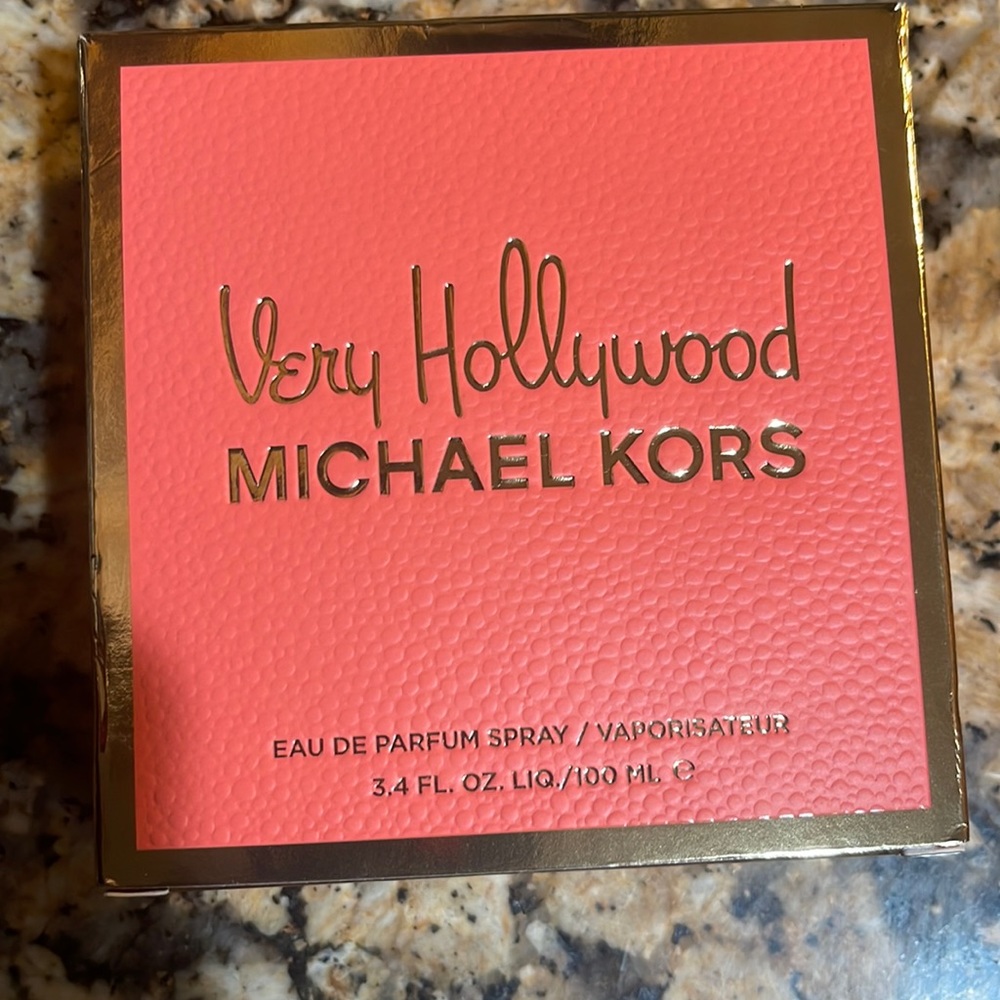 Brand new vey Hollywood micheal kors gift set
